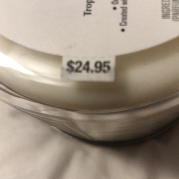 NIB Bath & Body Works 3- Wick Hibiscus Waterfalls Candle - Picture 4 of 4